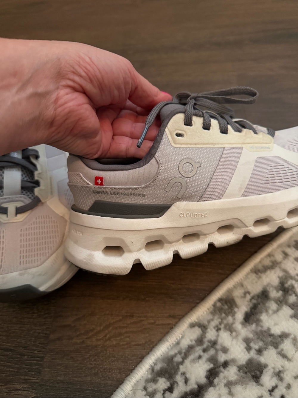 On Cloud Women’s Running Shoe - Light Gray/White